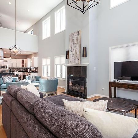 Вилла Eclectic Stylish And Cozy Milwaukee Unit Экстерьер фото