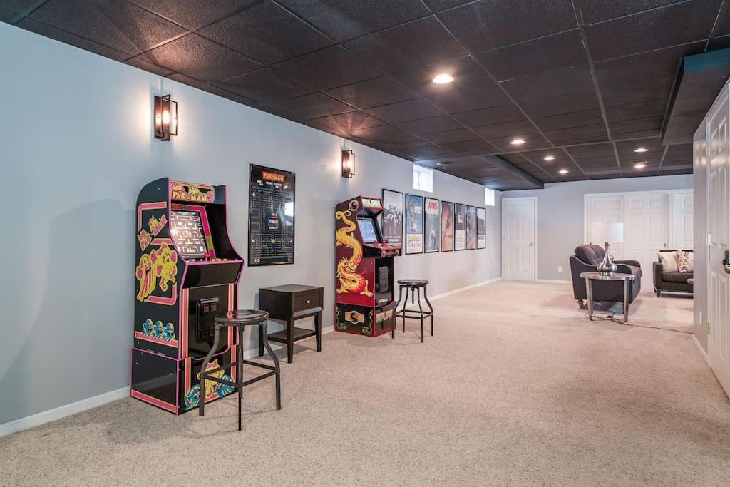 Вилла Eclectic Stylish And Cozy Milwaukee Unit Экстерьер фото