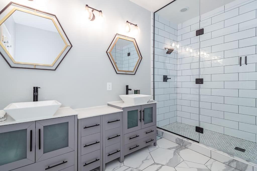 Вилла Eclectic Stylish And Cozy Milwaukee Unit Экстерьер фото