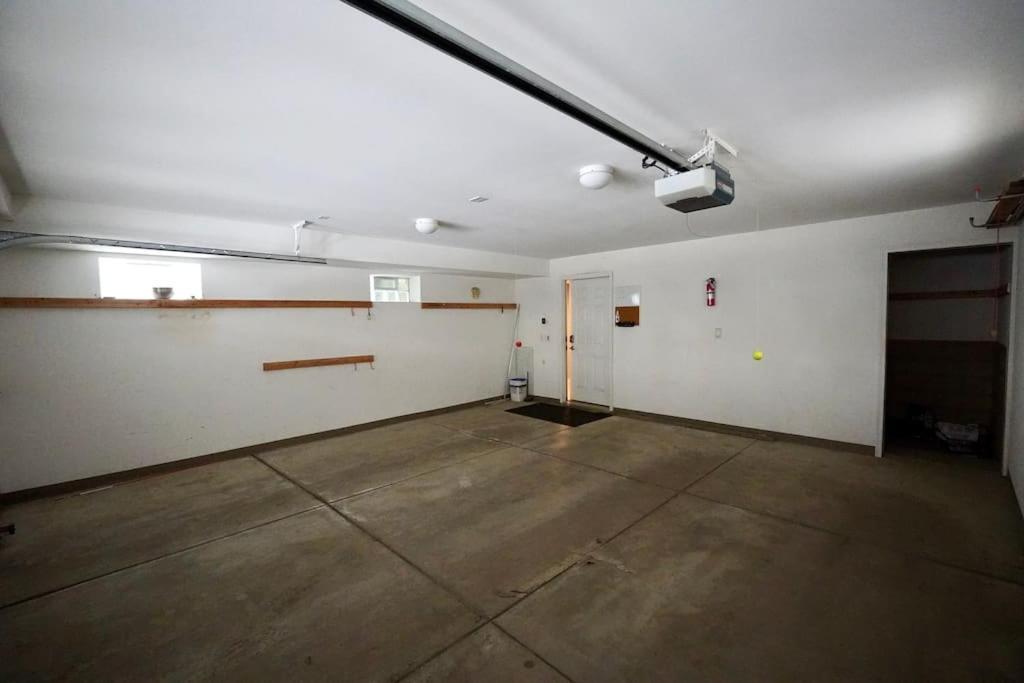 Вилла Eclectic Stylish And Cozy Milwaukee Unit Экстерьер фото