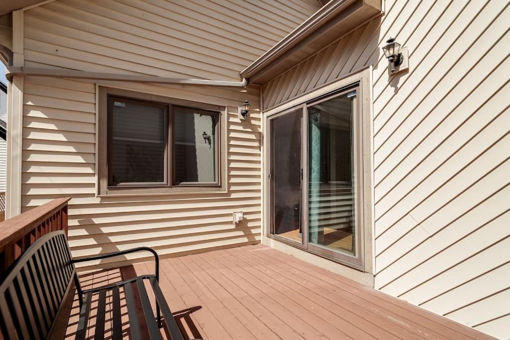 Вилла Eclectic Stylish And Cozy Milwaukee Unit Экстерьер фото